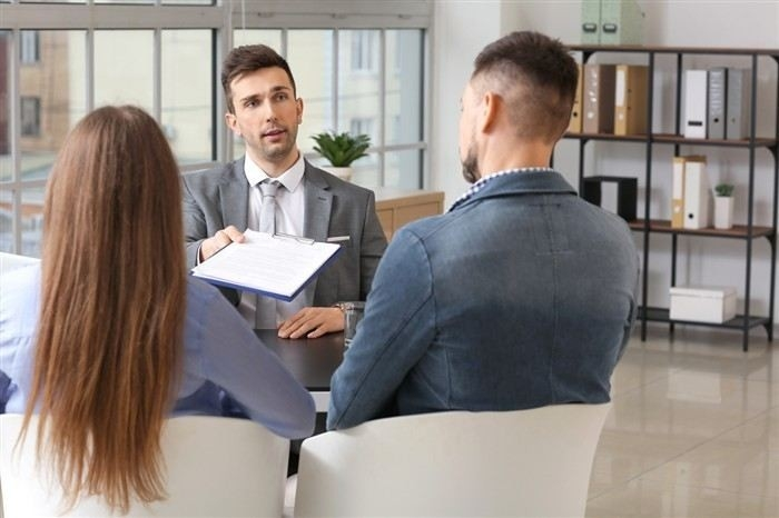 Порядок подачи и рассмотрения иска о расторжении брака через суд