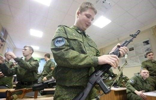 Никаких вторых шансов: Почему отчисленным студентам военных факультетов не разрешается повторно поступать в вуз
