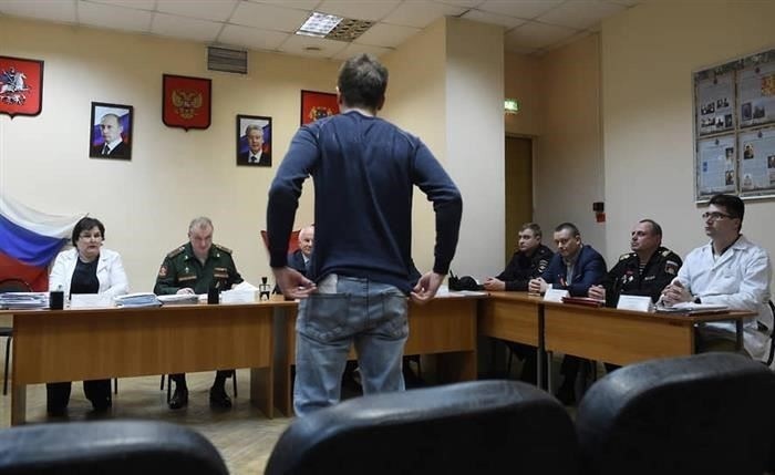 А возьмите меня в солдаты