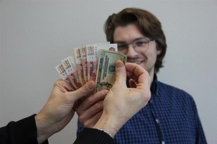 Влияние инфляции на повышение заработной платы в правительстве
