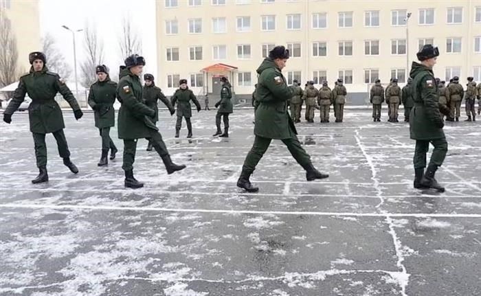 Преимущества и различия между годичным призывом и двухгодичным военным соглашением