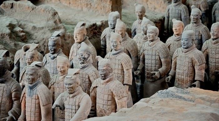 Могли ли скульпторы из Греции внести свой вклад в создание фигур?
